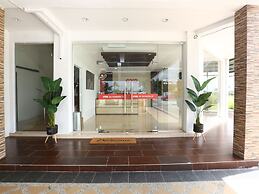 OYO 89888 Dz Residence Guest House