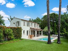 Beachside Bliss in Gassin