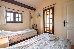 Villa in Beaufort With Pool & Views