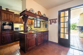 Villa in Beaufort With Pool & Views