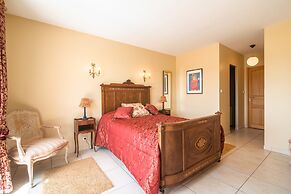 Villa in Limoux With Private Pool & Mountain Views