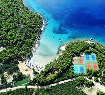 Spacious Holiday Home With Private Pool