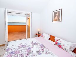 Holiday Home in Jasenice With Garden