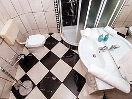 Holiday Home in Jasenice With Garden