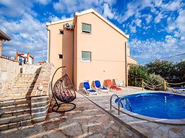 Holiday Home in Jasenice With Garden