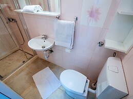 Holiday Home in Jasenice With Garden