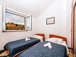 Holiday Home in Jasenice With Garden