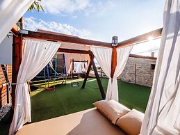 Holiday Home in Jasenice With Garden