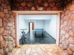 Holiday Home in Jasenice With Garden