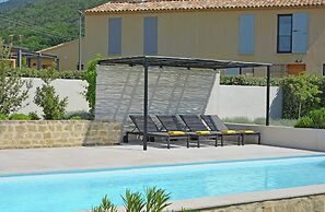Villa in Malaucene Near Mont Ventoux