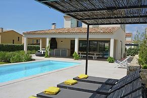 Villa in Malaucene Near Mont Ventoux
