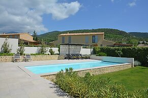Villa in Malaucene Near Mont Ventoux