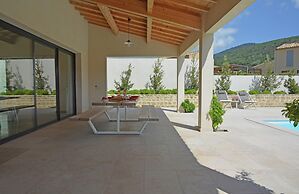 Villa in Malaucene Near Mont Ventoux