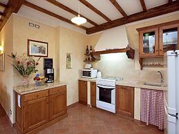 Farm-to-table Tuscan Cottage