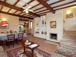 Farm-to-table Tuscan Cottage