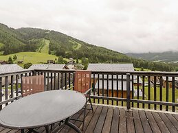 Cozy Chalet in Hohentauern near Forest