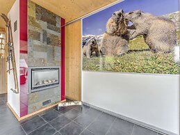 Cozy Chalet in Hohentauern near Forest