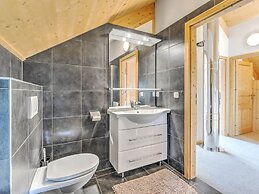 Cozy Chalet in Hohentauern near Forest