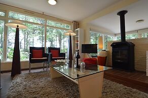 Detached Bungalow With Outdoor Fireplace