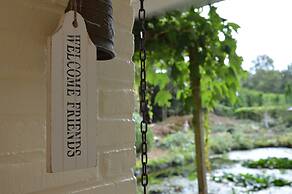 Detached Bungalow With Outdoor Fireplace