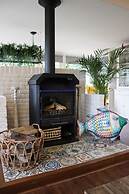 Detached Bungalow With Outdoor Fireplace