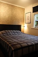 Detached Bungalow With Outdoor Fireplace