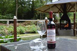 Detached Bungalow With Outdoor Fireplace