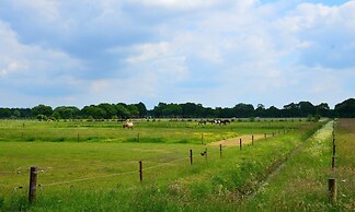 Detached Bungalow With Outdoor Fireplace