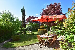 Charming Escape, Yevre-la-ville