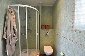 Charming Escape, Yevre-la-ville
