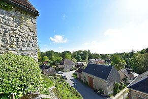 Charming Escape, Yevre-la-ville