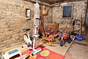 Charming Escape, Yevre-la-ville