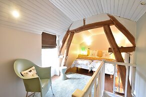 Charming Escape, Yevre-la-ville