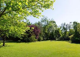 Charming Escape, Yevre-la-ville