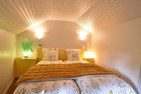 Charming Escape, Yevre-la-ville