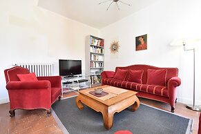 Charming Escape, Yevre-la-ville