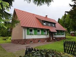 Modern Apartment in Tabarz Thüringer Wald With Garden