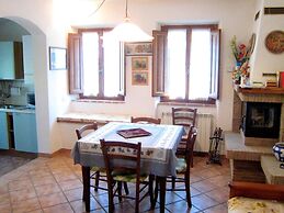Cottage With Private Garden in Tuscany