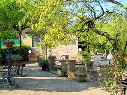 Cottage With Private Garden in Tuscany