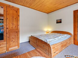 Cozy Apartment near Sea in Warin