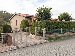 Cozy Apartment near Sea in Warin