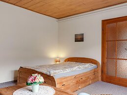Cozy Apartment near Sea in Warin