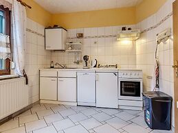 Holiday Home in Thuringia With Private Terrace, use of a Garden and Po