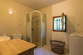 Peaceful Cottage in Savignac