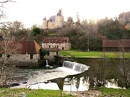 Peaceful Cottage in Savignac