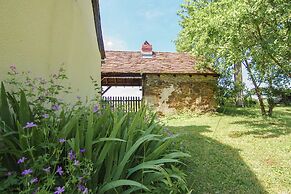 Peaceful Cottage in Savignac