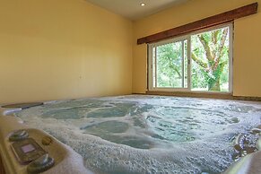 Cottage in Bourgnac With Whirlpool