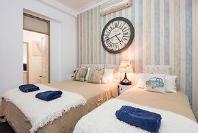 The Clock House Beachfront