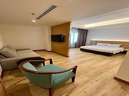 Crystal Crown Hotel Harbour View