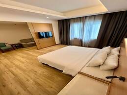 Crystal Crown Hotel Harbour View